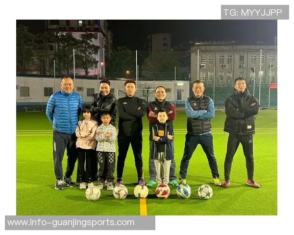 足球比赛中究竟需要多少人参与才能真正展现团队合作与竞技魅力